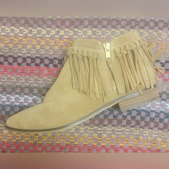 Aldo - Picture 2 of 5